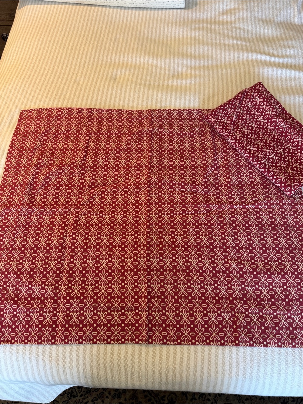 Pair of Red Printed Cotton Light Canvas Pillow Sham - Unbranded 26” x 20”